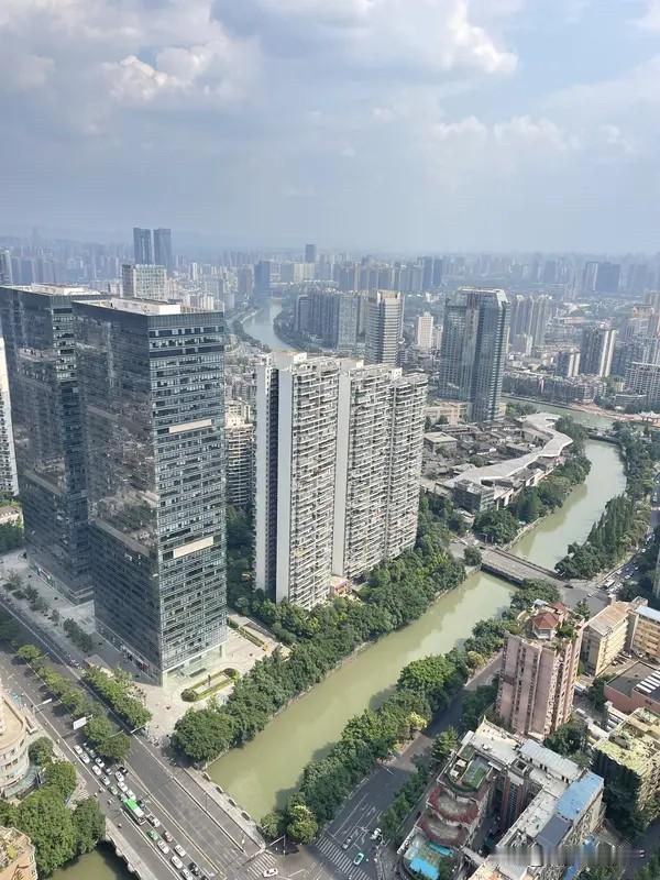 【⚠️2026成都买房五大天坑！踩中一个，十年白干！】

最近打算在成都买房？下