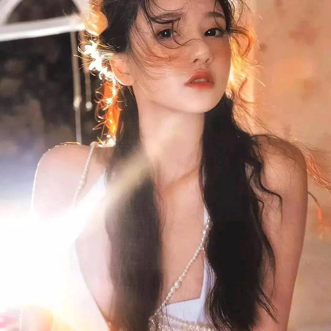 阳光下的仙女，惊艳了时光裙摆上的阳光 白裙仙女照 超级迷人小仙女 人间仙女风景 