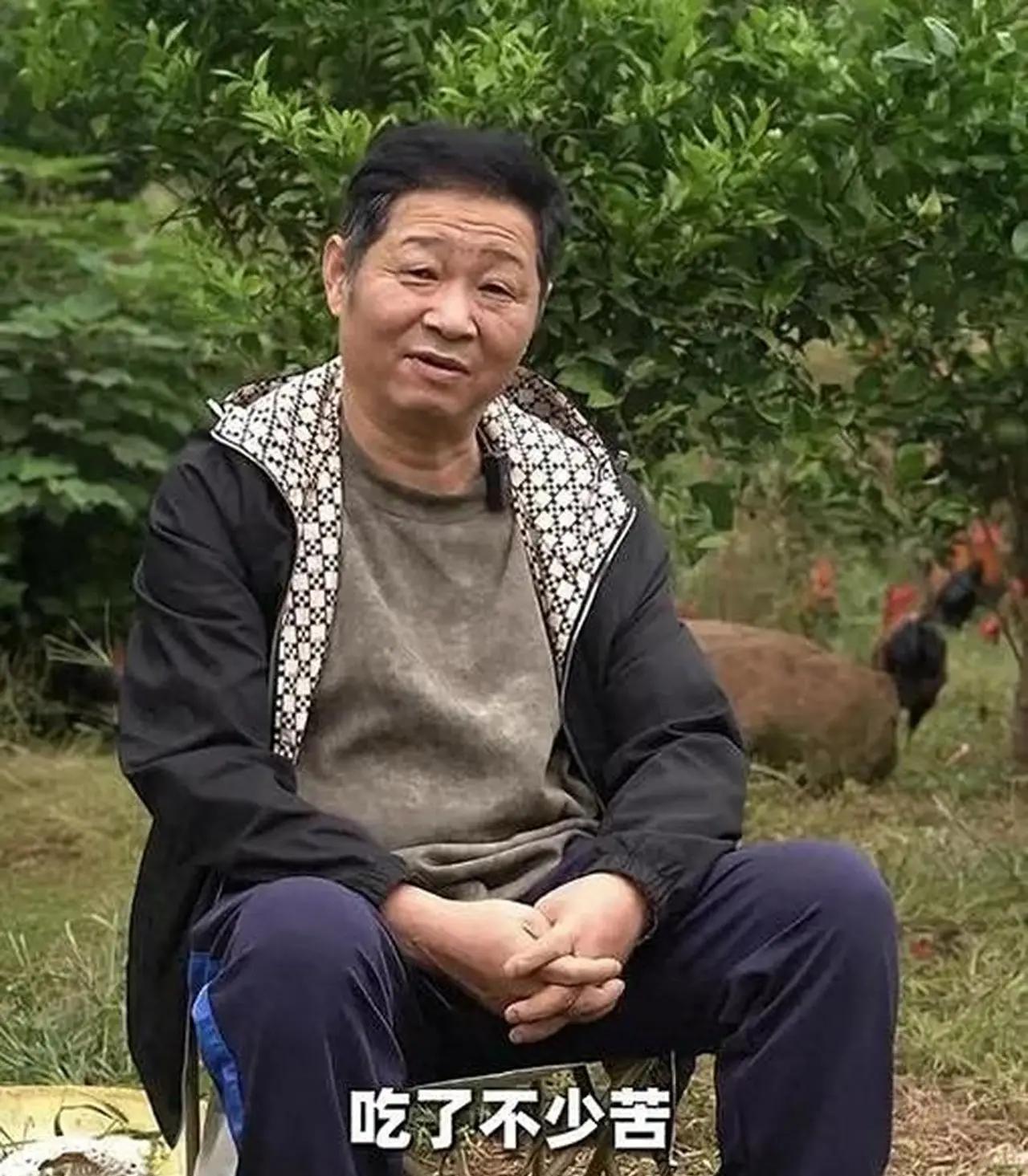 三德子赵亮真让人心疼！放着好好的演员不做，一头钻进深山养鸡，可钻进去就出不来了。