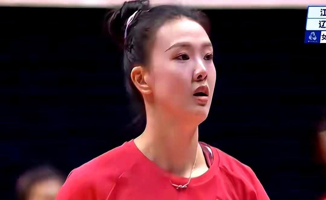 这场比赛真是一边倒，江苏女排的优势让人看得震惊。

从开局6-0到最终大比分领先