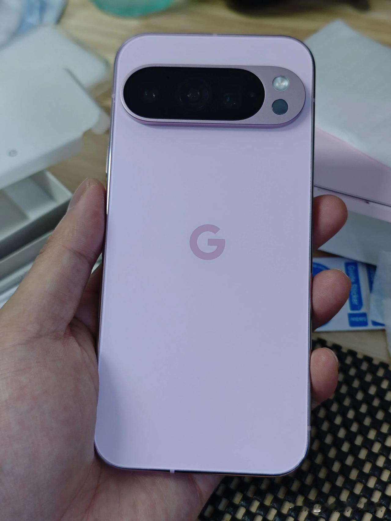 看到网友发的Google Pixel9 Pro XL 这颜值，这质感简直无敌了好