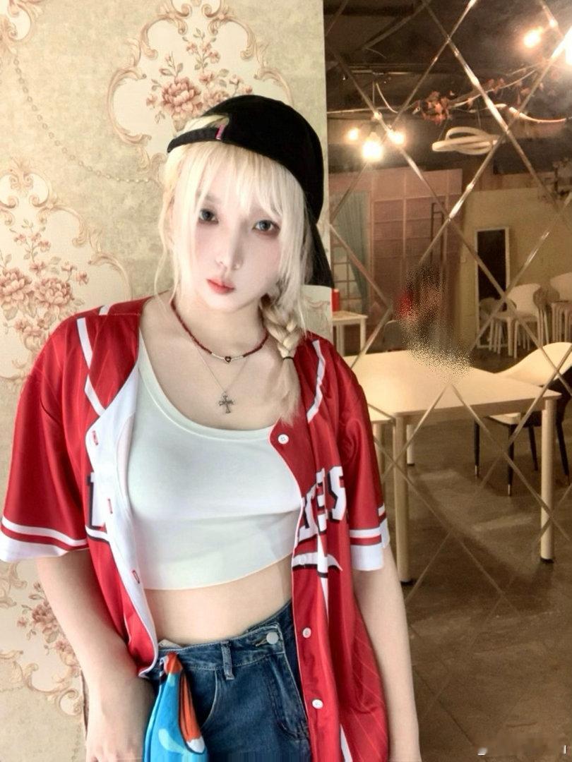 持续歪嘴中 