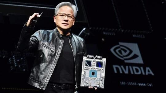 Jensen（黄仁勋）有自我批评的习惯：我每天早上都会对着镜子说：“你...