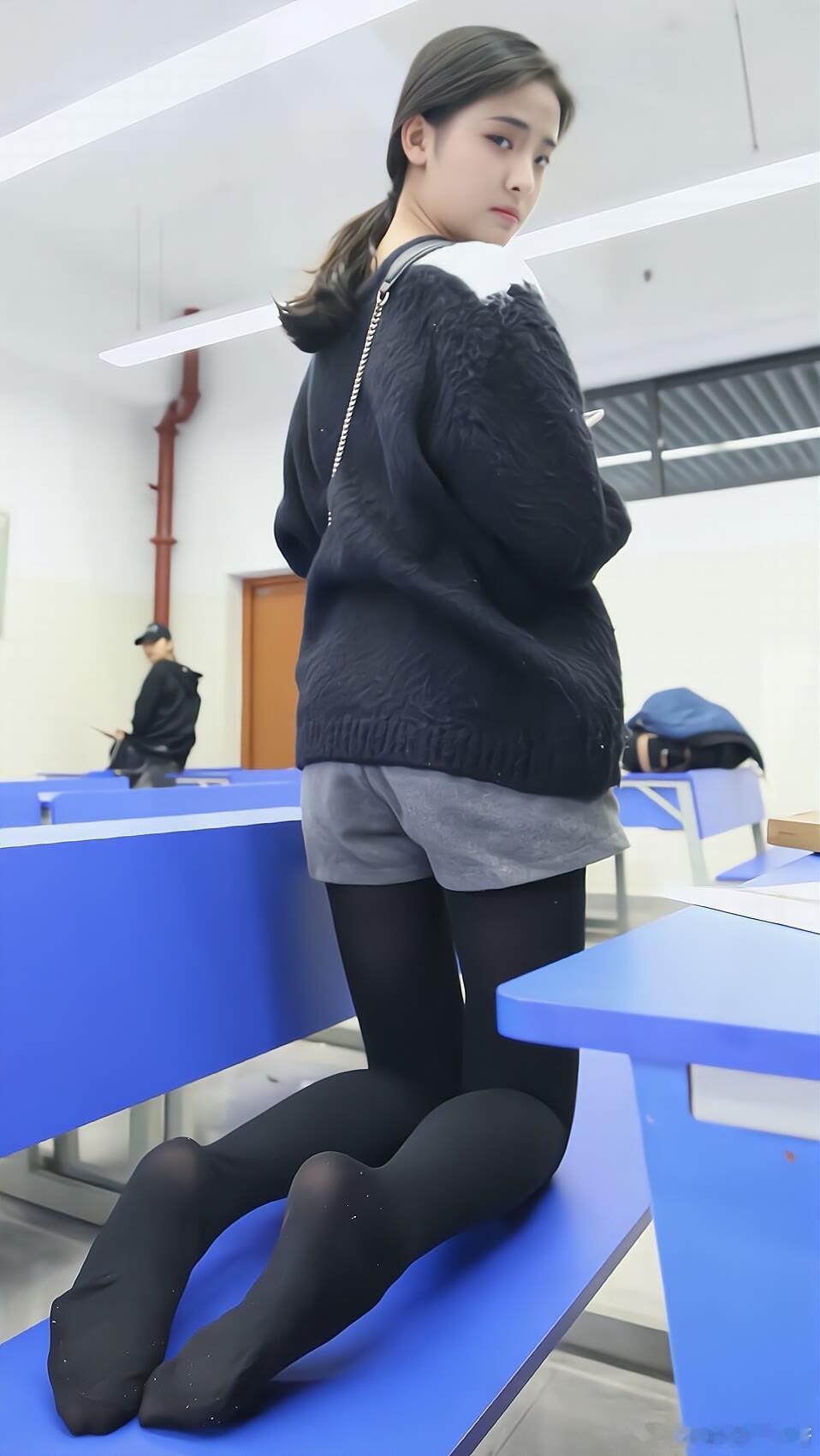 厚黑丝平底鞋 ​​​