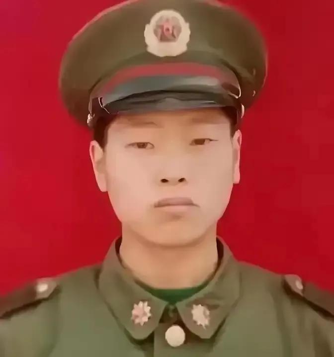 1995年，退伍老兵等不来安置，南下蹬三轮23年，47岁在镇政府散步，竟在公告栏
