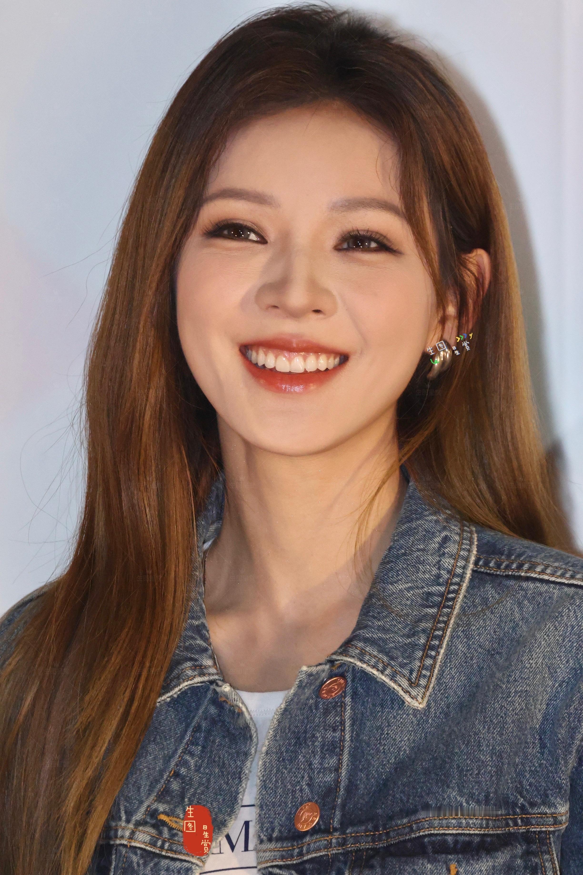 张予曦合伙人探店看片会牛仔女郎阿瓜上线💙