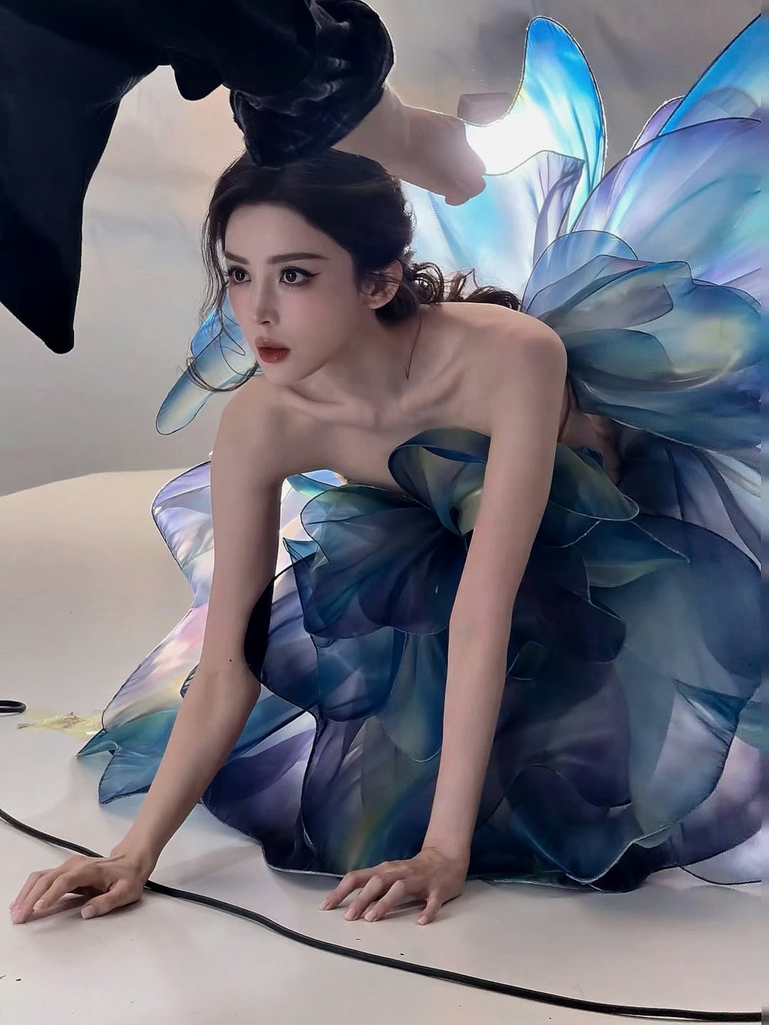 娜扎 蝴蝶仙子拍照的纯生图美成这样，这真的不是蝴蝶仙子吗！！！ ​​​