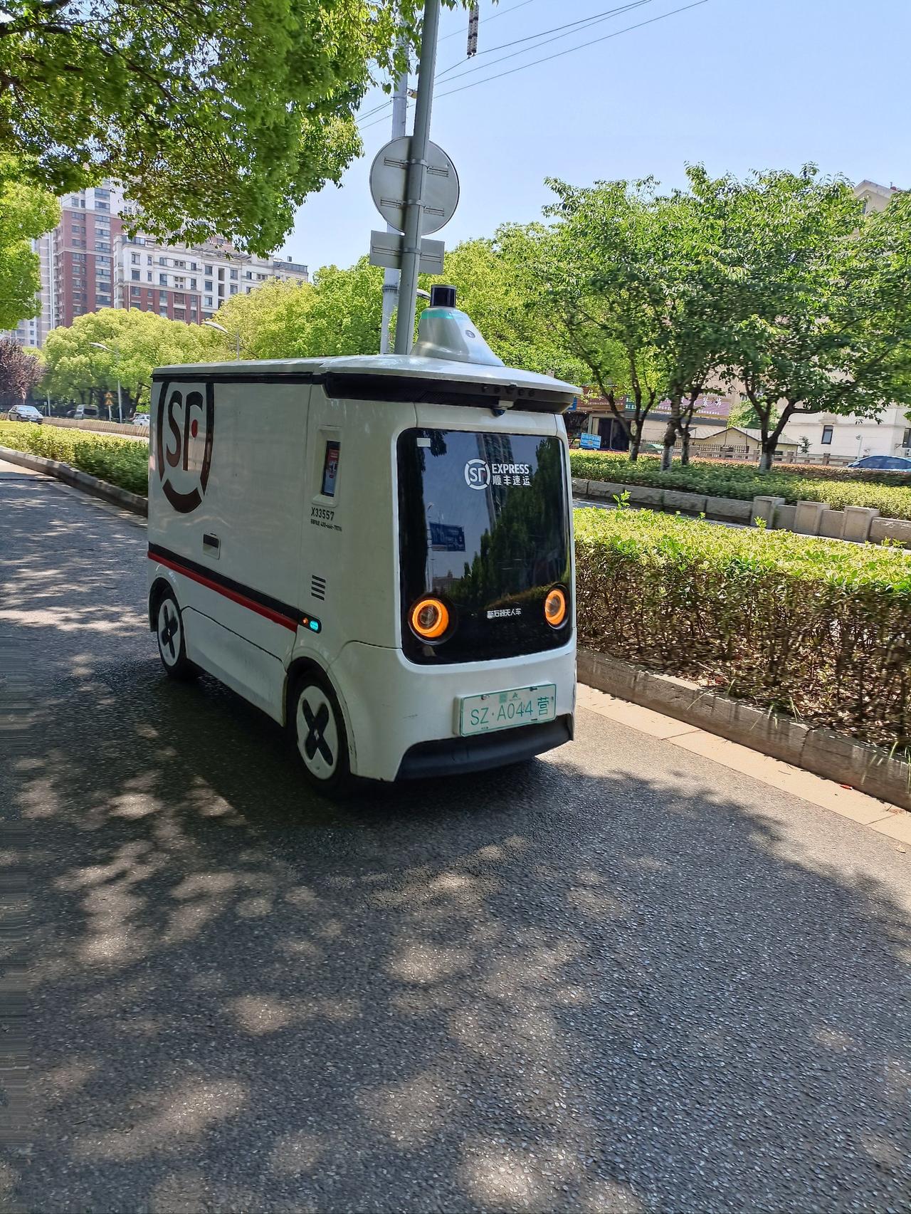 清华教授柳冠中再次语出惊人！国人该清醒了！他质问道：“无人机、无人驾驶、无人商店