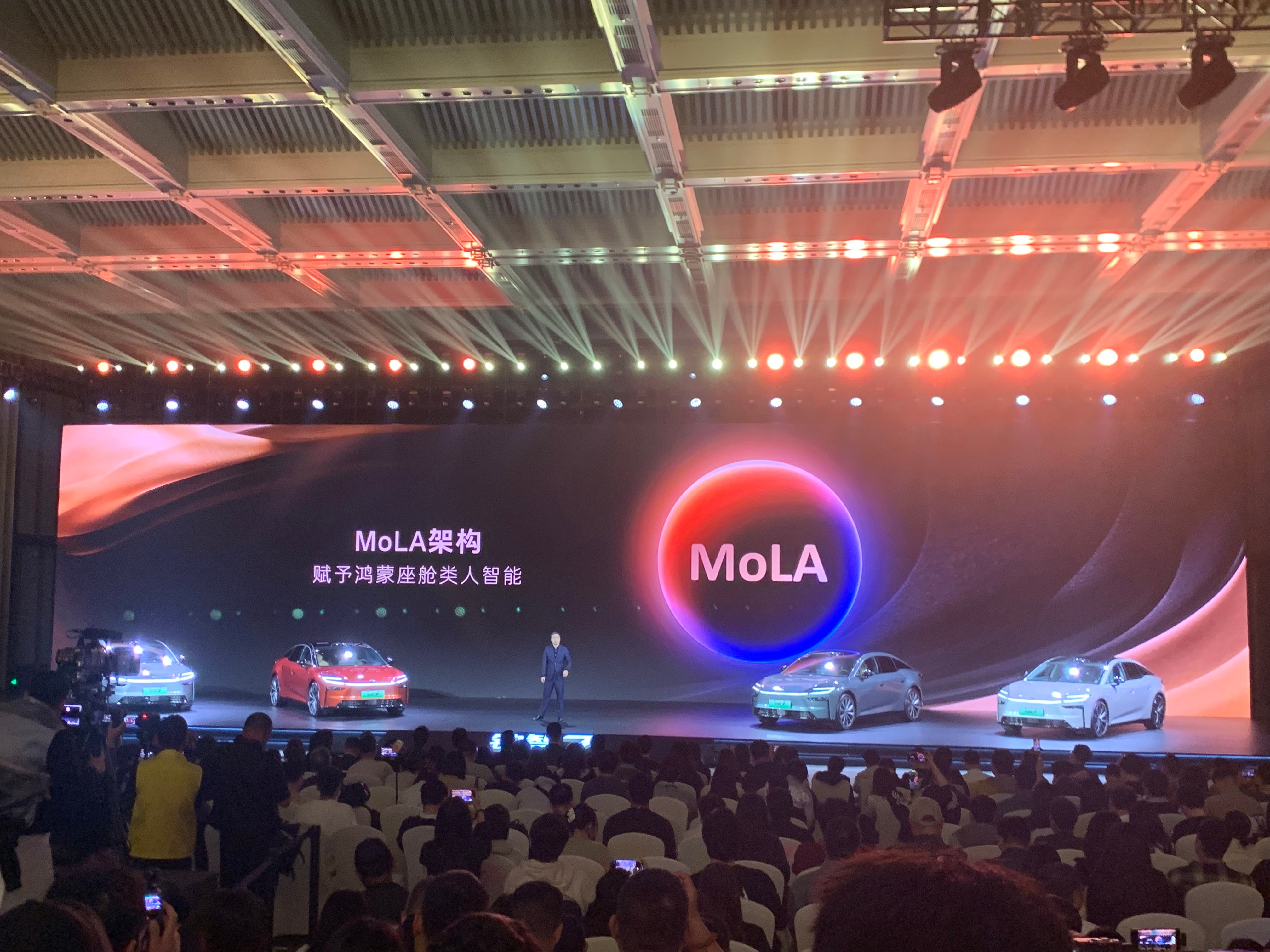 铂智7保留安全功能实体键3月5日，铂智7正式开启预售，预售价为15.68万起。在