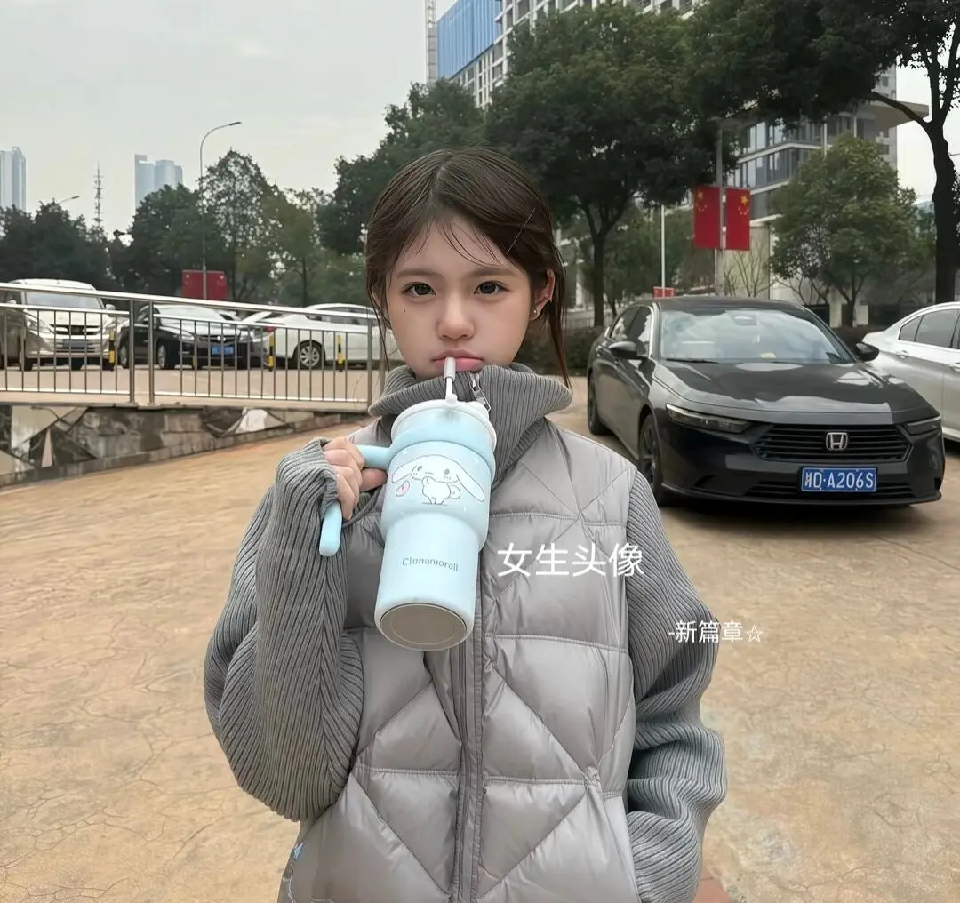 人各有各的轨迹 各有各的得失 我们总在仰望别人的生活 却忘了自己也被人...