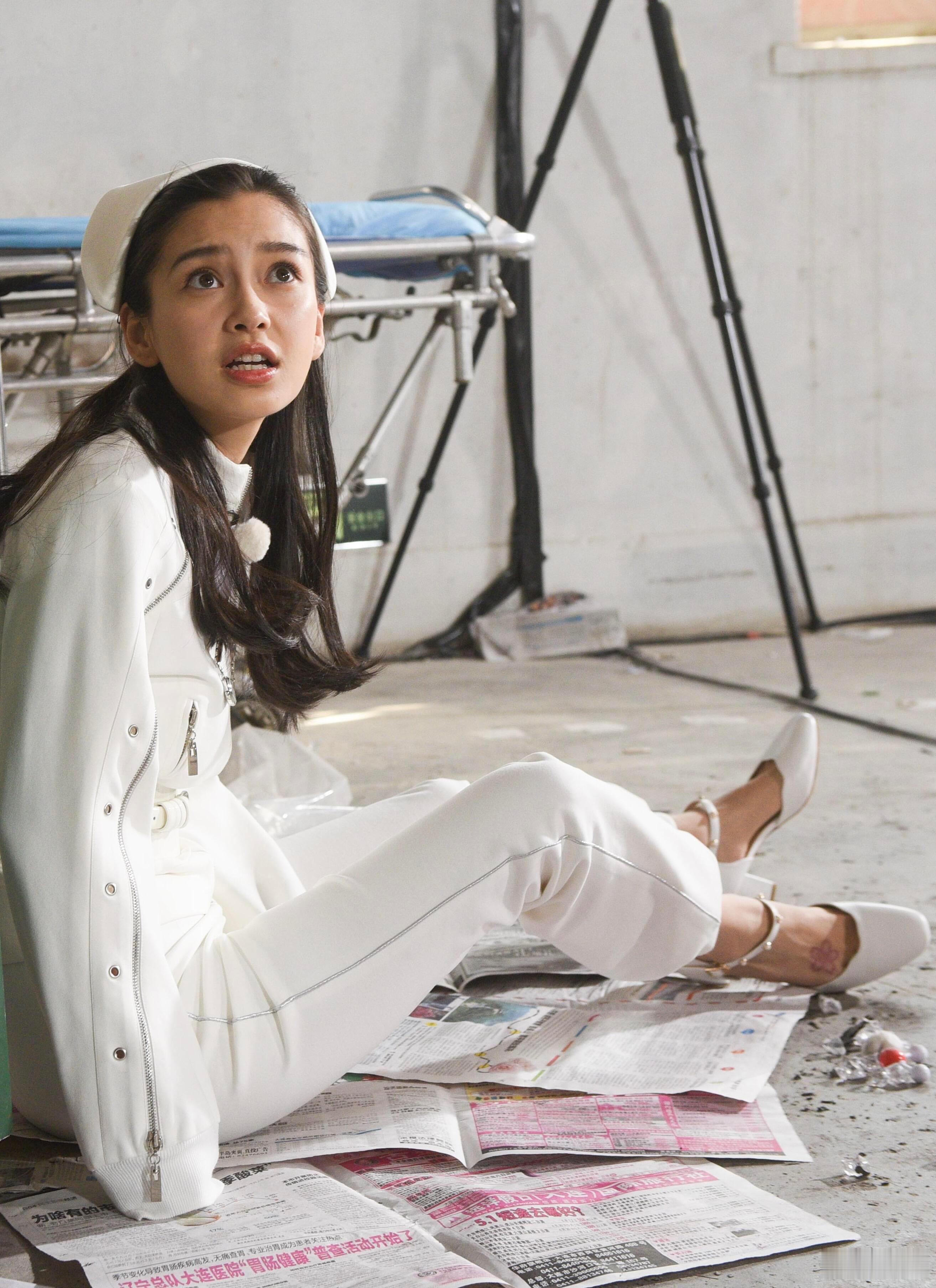 Angelababy跑男护士装 好清纯 