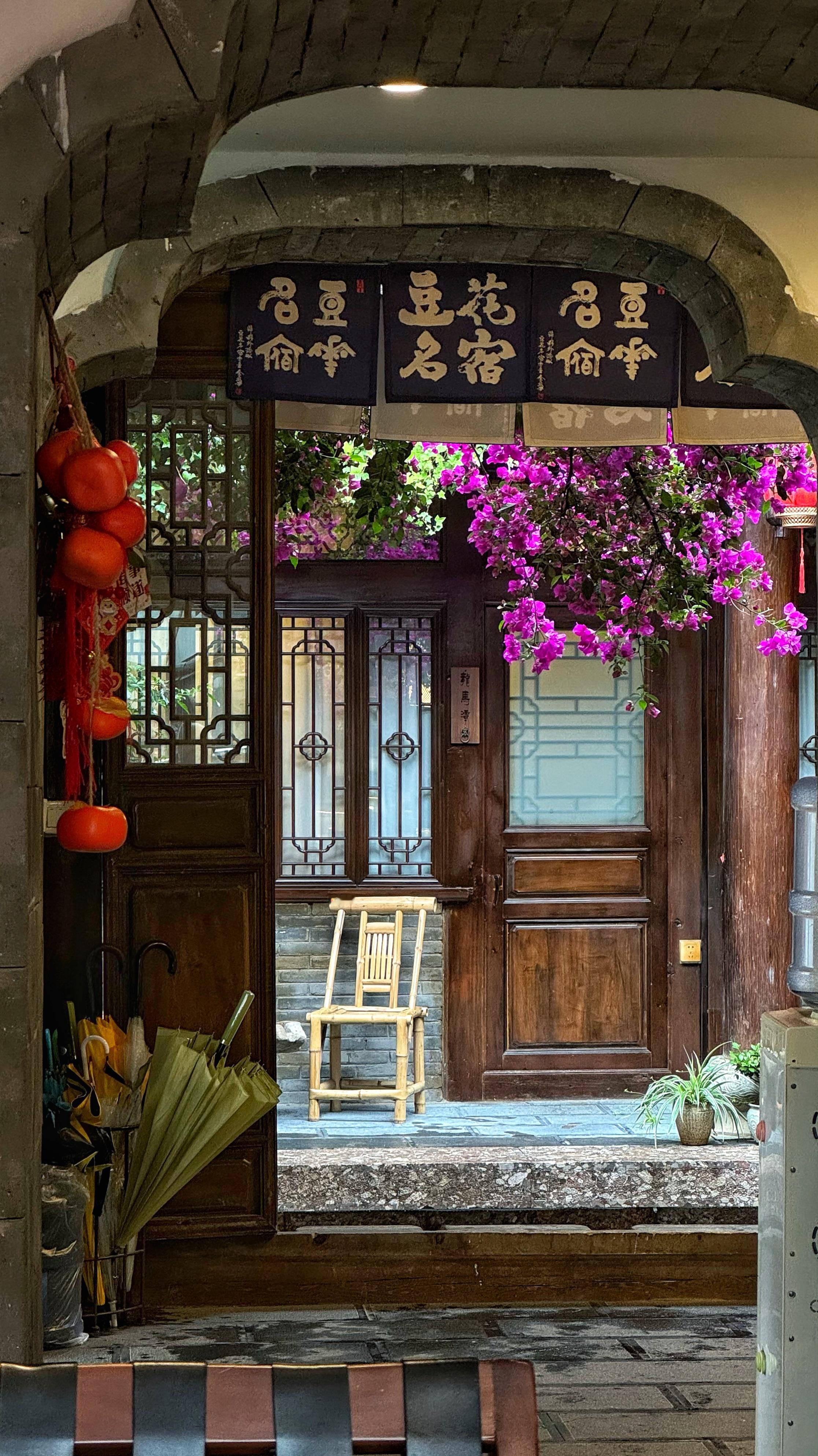 7天玩转云南！从“游客”到“本地通”的超全攻略第一天，搭乘飞机抵达丽江，即刻开启