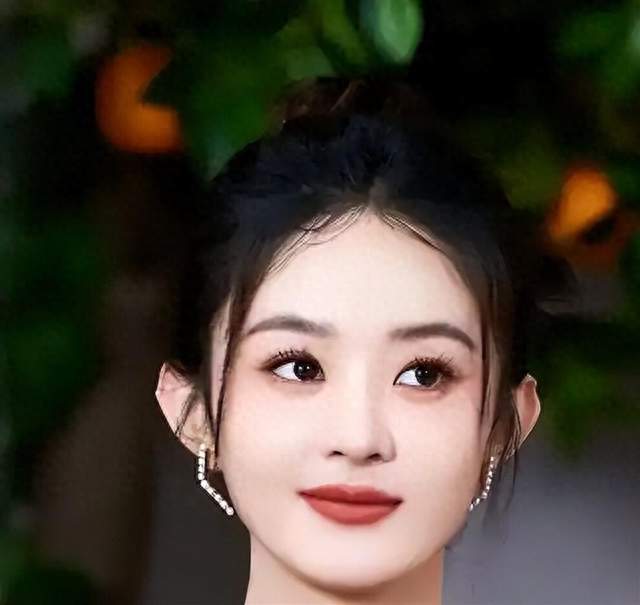 赵丽颖病休两个月后首度现身：四年前随口的一句话，她记到了今天