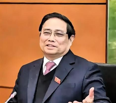 越南和中方刚开完会，扭头就宣布一个大投资。3月17号，越南国家石油天然气集团说了