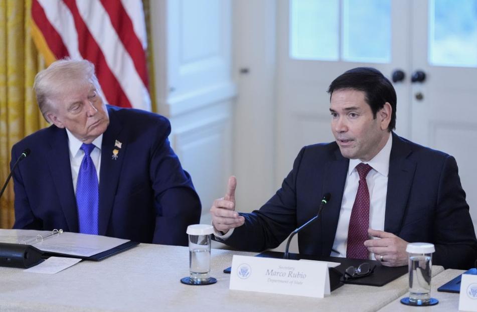 霸权赤裸裸！特朗普力挺美政客“接管古巴”，西半球风暴将至
 
美军刚突袭委内瑞拉