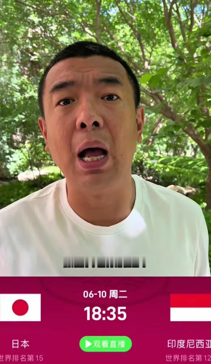 不光会踢球，表演也有天赋，极具东北人的风趣和幽默。
徐亮，辽宁人，足球运动员，也