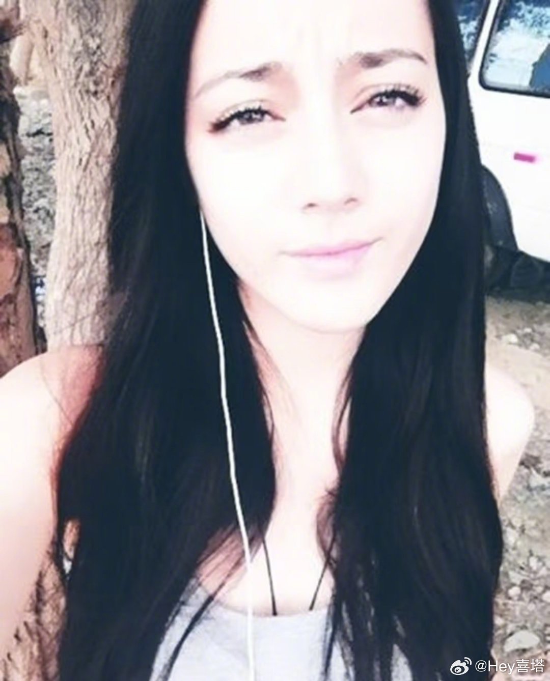 迪丽热巴姐非过没丑过考古的风又吹到了迪丽热巴 毋庸置疑的美貌，翻不出黑历史的一张