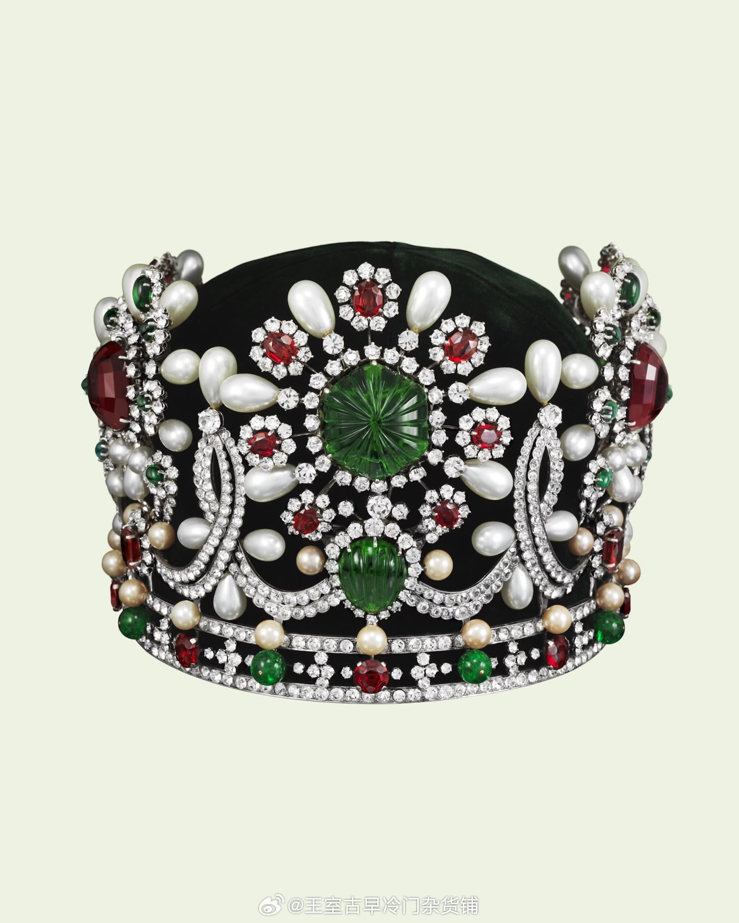 王室王室伊朗王室珠宝珠宝 法拉赫的王冠，今天他们家成为不少包头粉丝号的头条这顶王