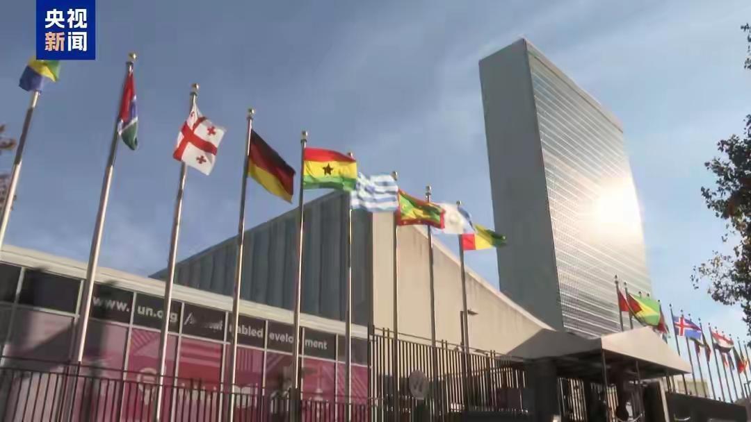 俄乌局势最近又有新动态。俄罗斯图 - 142MK 反潜机首次在北极完成空中加油，