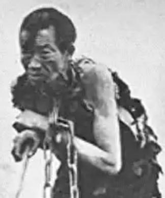 1949年西宁刚解放，瘸腿老牧民黄永和一路赶到湟中，死死攥住县委书记的胳膊，憋出