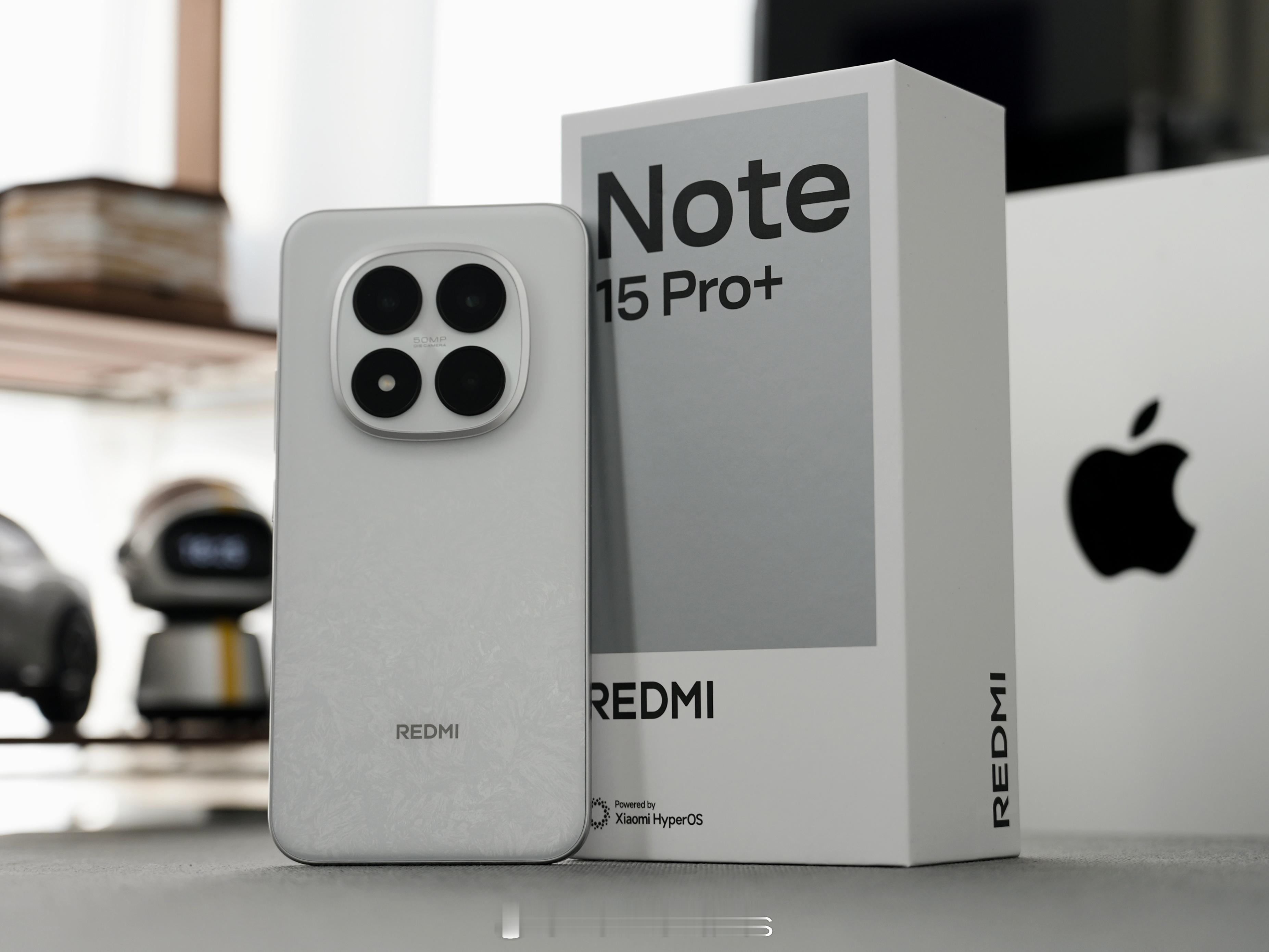 REDMI Note15 Pro+ 雪松白我是没想到今年还能继续升级质感双面四曲