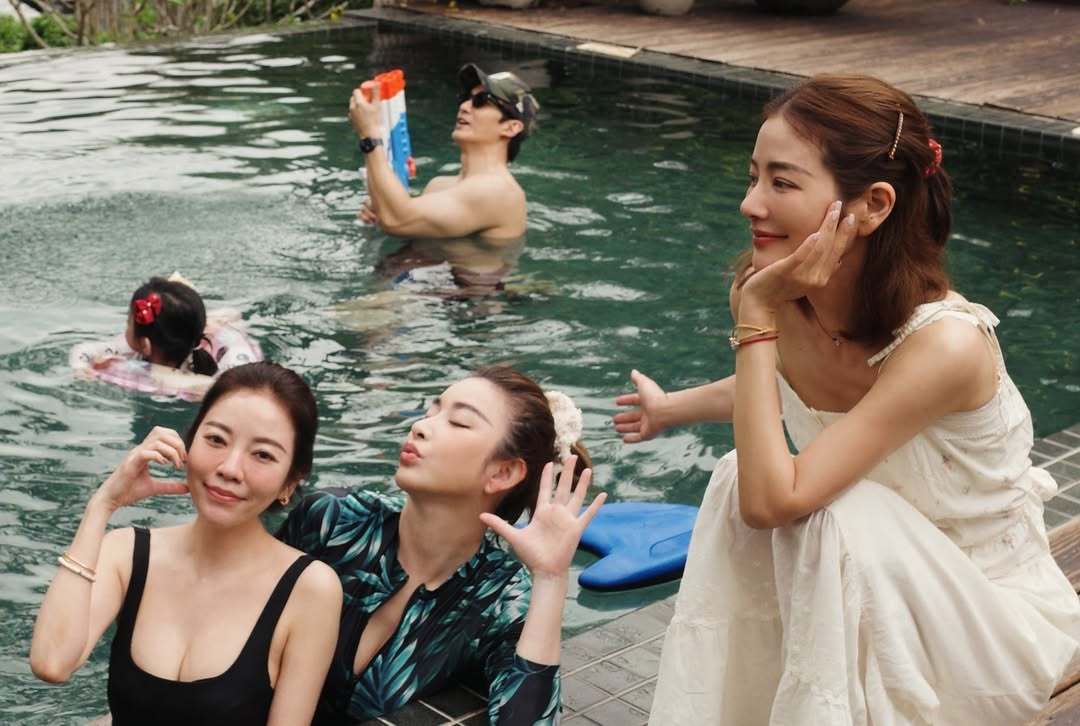 不敢想象这三姊妹加起来142岁了许路儿是真的不会老！ 