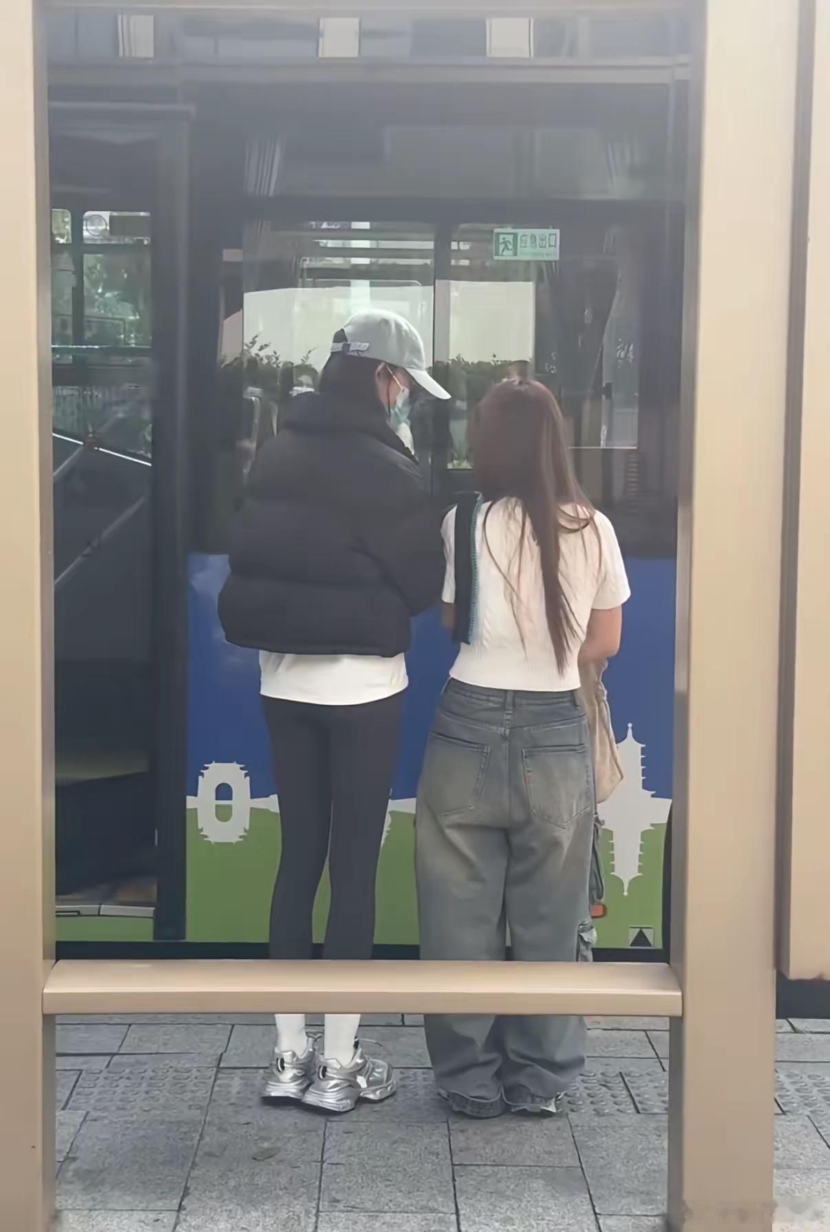 人生建议：还是少穿牛仔裤吧！！谁懂啊，出去玩被朋友偷拍的，第一次这么直观的对比了