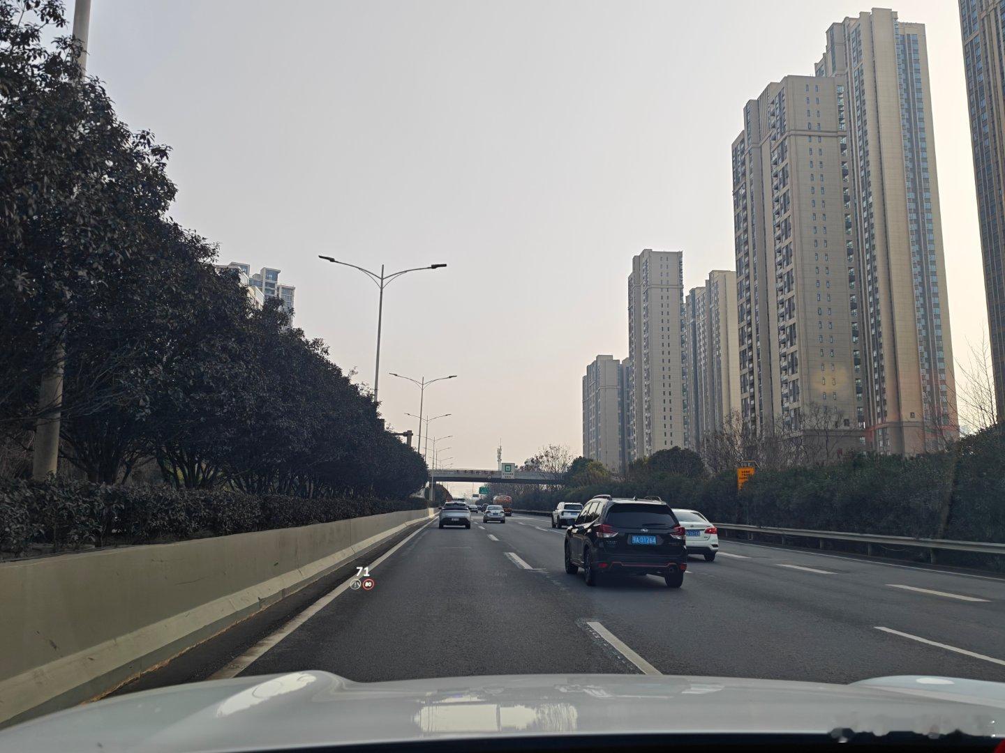 今天去黄陂拜年 黄陂村里环境还挺好的 有山有水 武汉