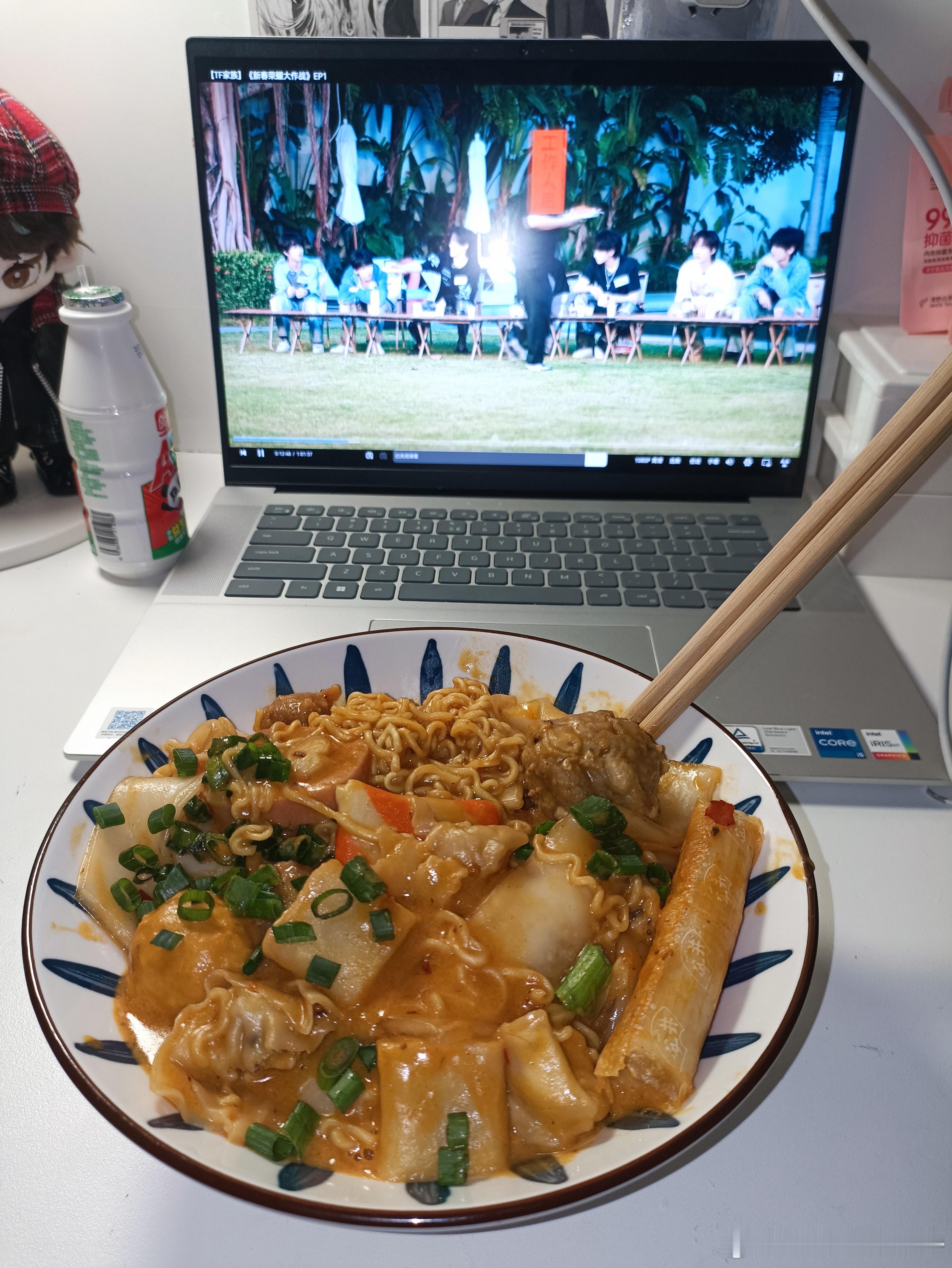 我妈真的能做出一口十万大卡的食物的。。。 