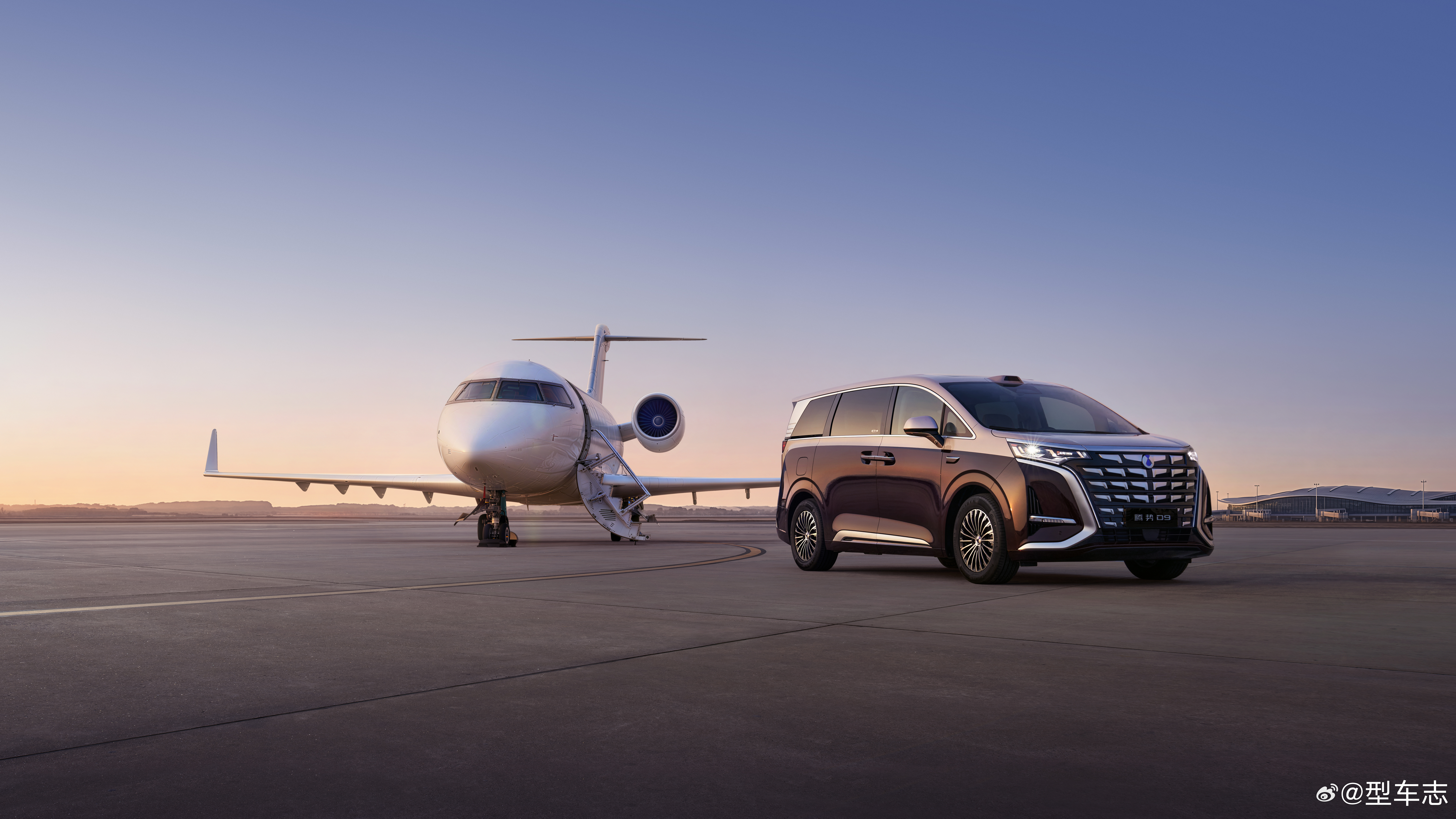 第二代腾势D9开启预售，38.98万起。第二代刀片电池配合闪充，5分钟补能、9分