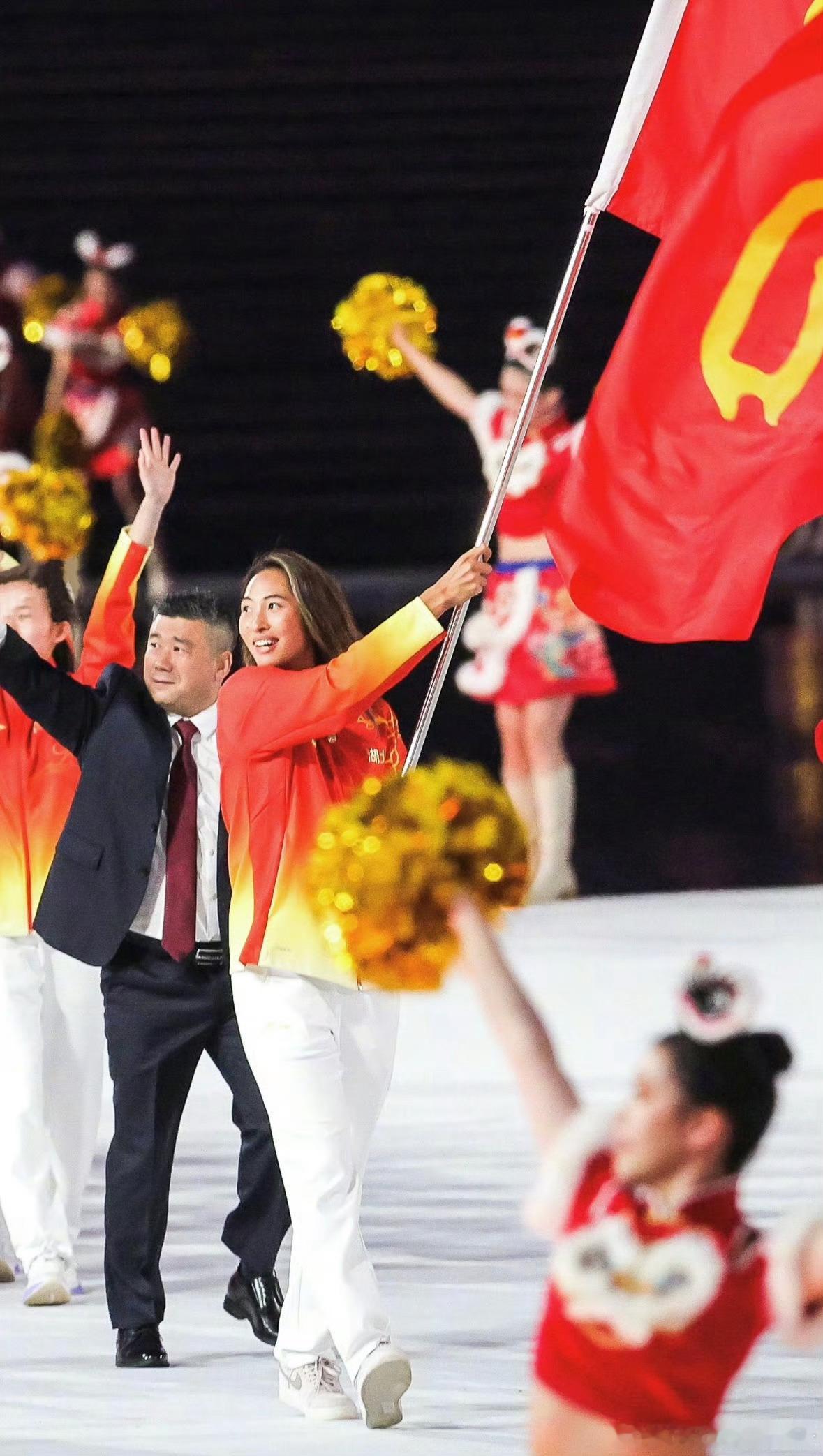 据新华社报道，湖北省体育代表团相关负责人表示，到达全运会赛区后，医疗团队对郑钦文