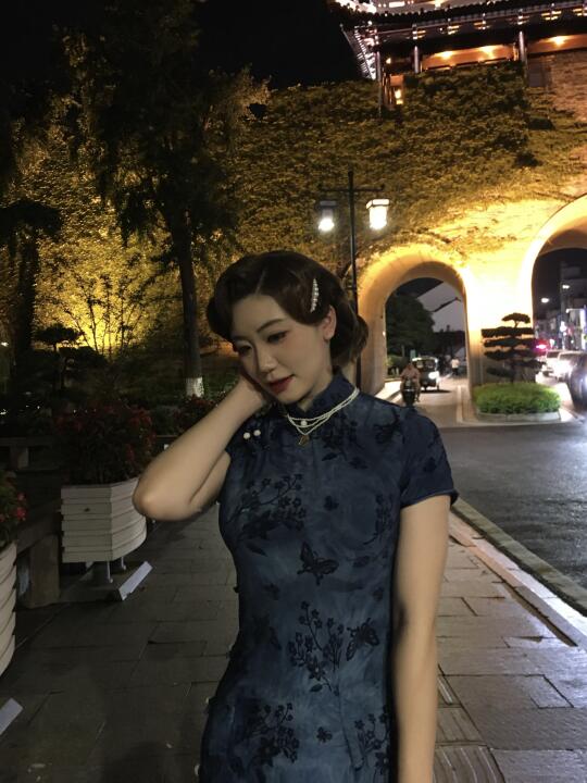 在你的眼神中 我看到了情丝万缕