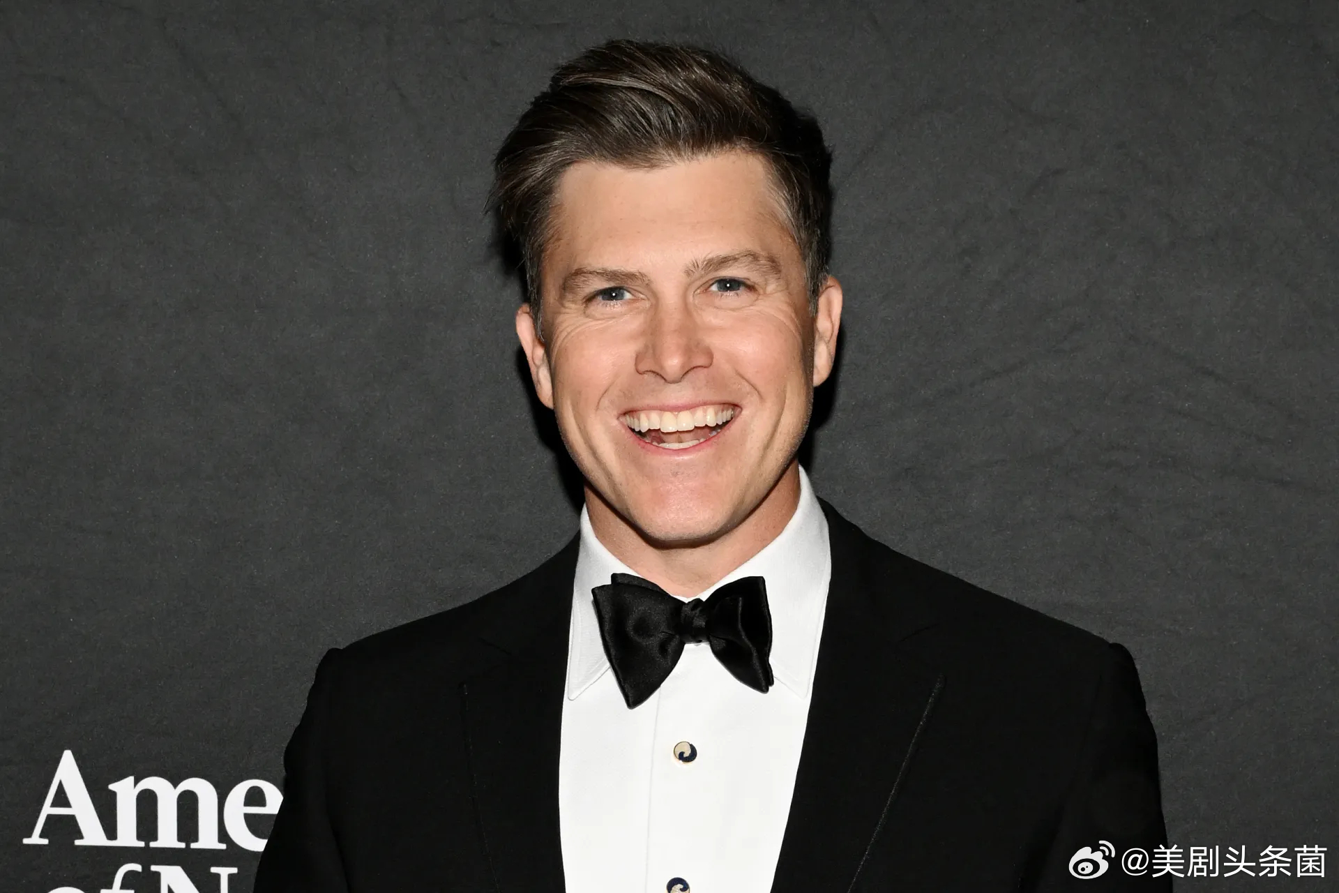 【SNL柯主播新剧演毒枭】孔雀台正在开发一部关于“牙医变身毒枭”拉里·拉文的剧集