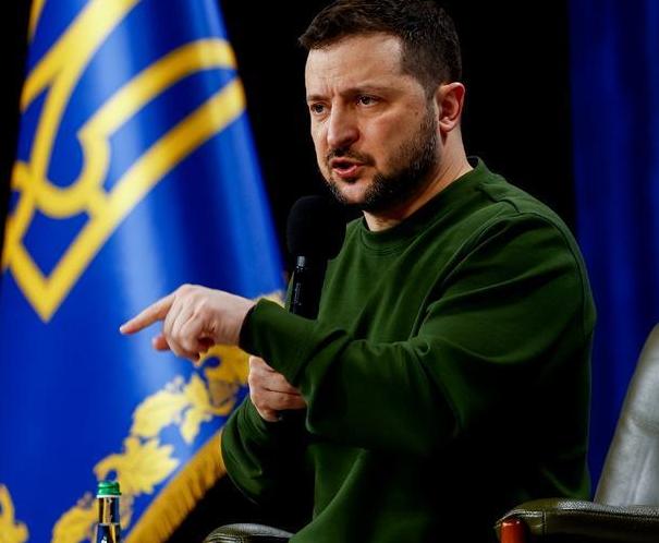 泽连斯基突然变卦，放出一个震惊全球的消息，直接打乱了俄乌冲突的节奏，不再硬刚到底