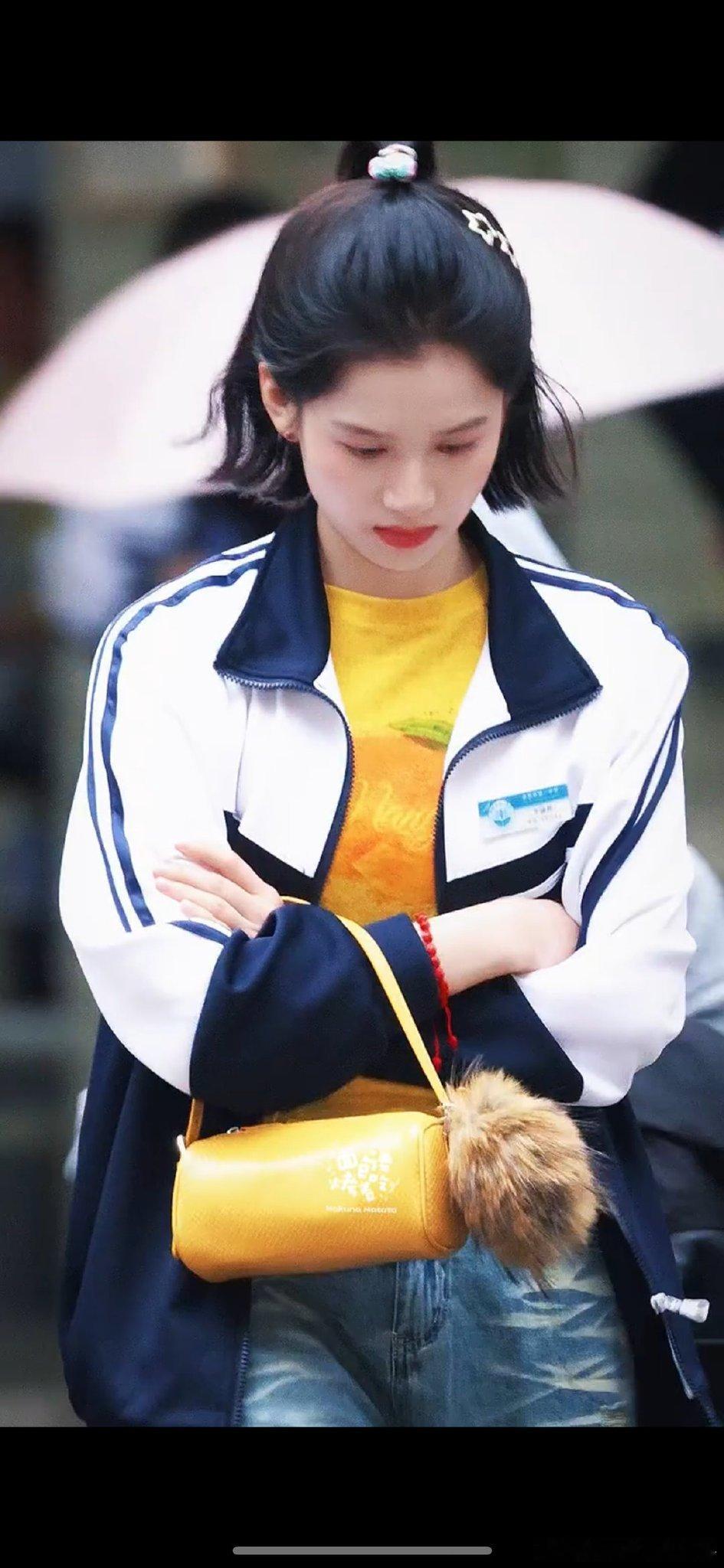 张婧仪拍的是现偶？ 这又是哪位造型大师的得意之作呀。 