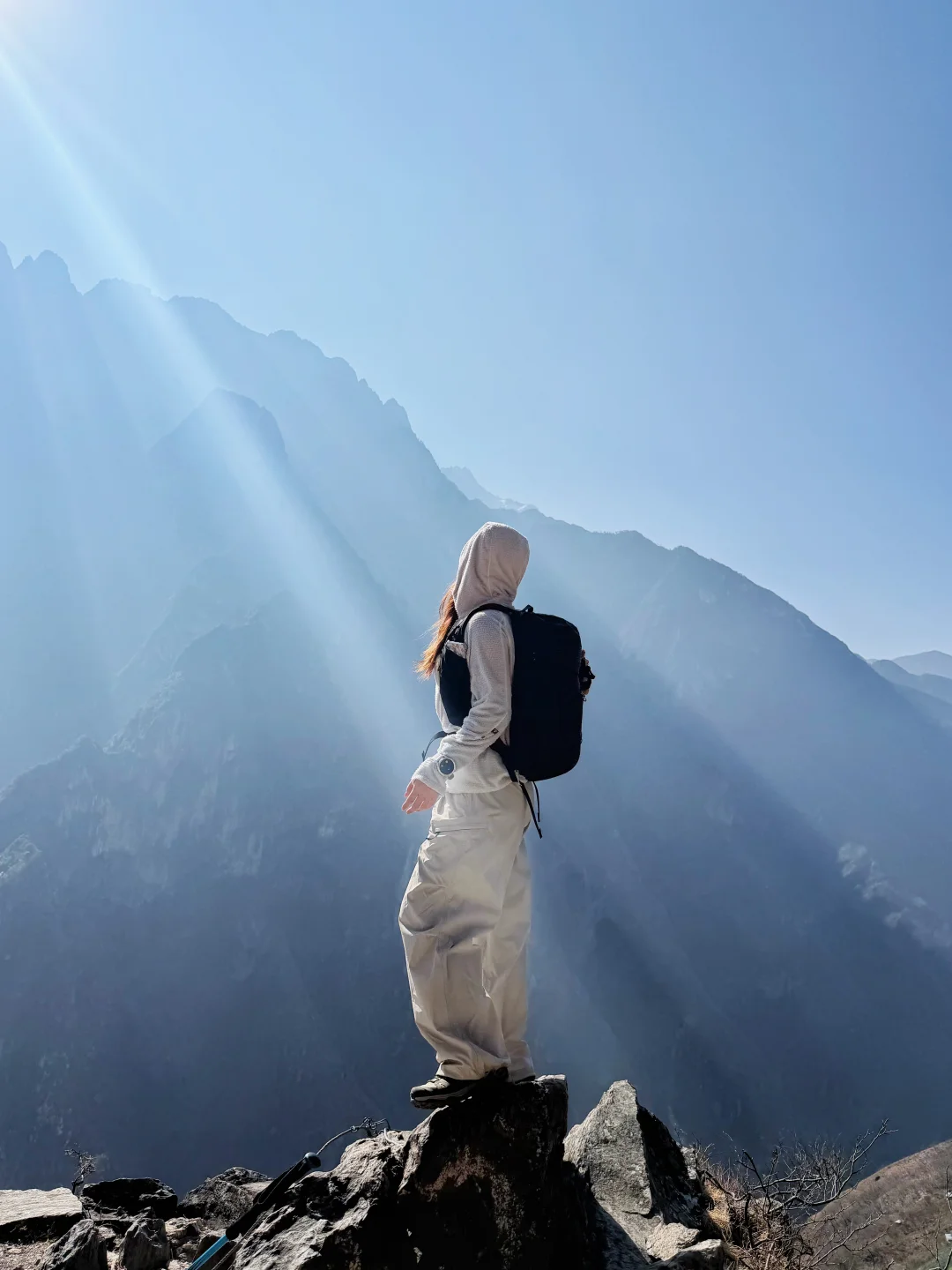 虎跳峡｜这束光，直接把我新年的路照亮了