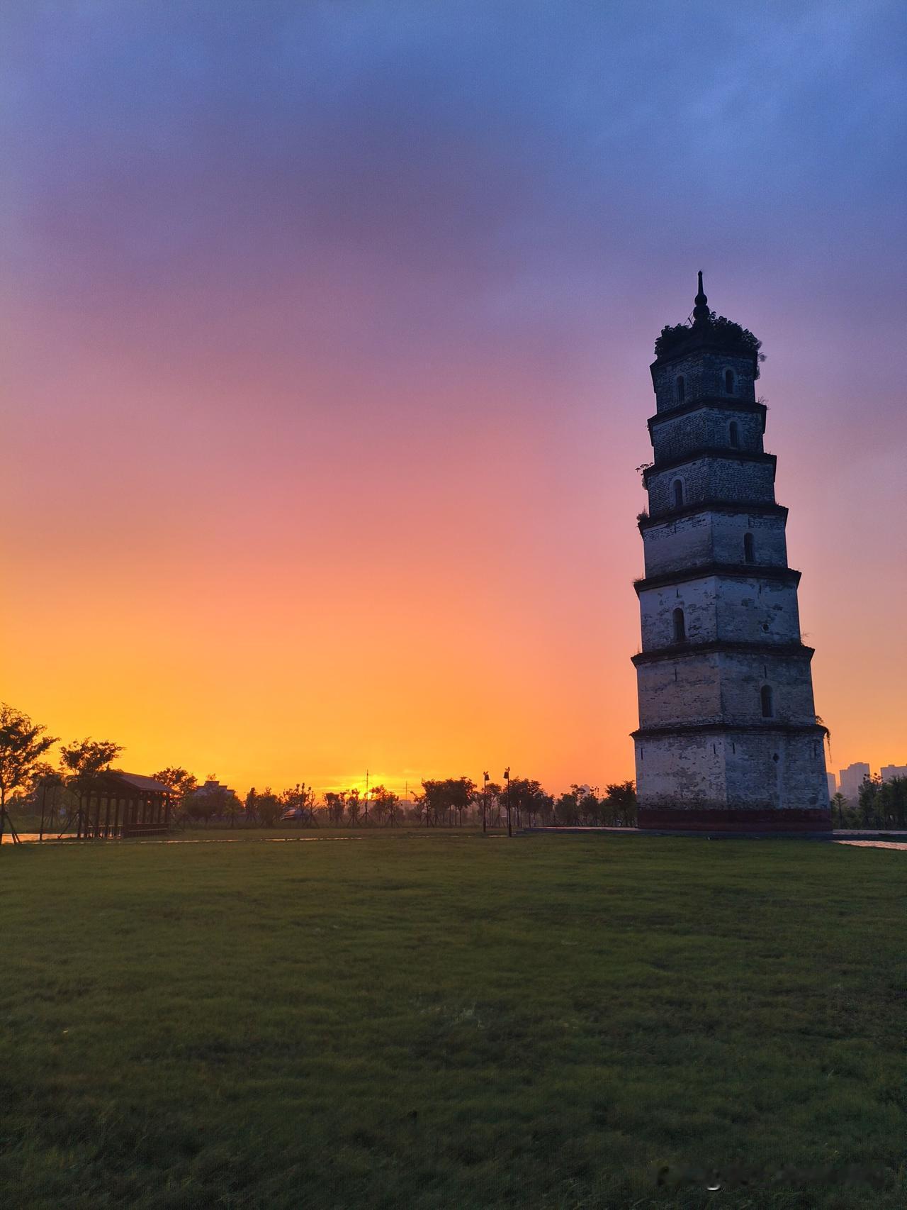 湖北应城，你能相信应城能有这么漂亮的景色吗？绝对的原相机拍摄，没有任何美颜，而且