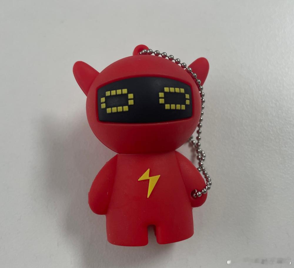 一直觉得这个优盘很可爱～直到把头拔下来～细思极恐[衰] ​​​