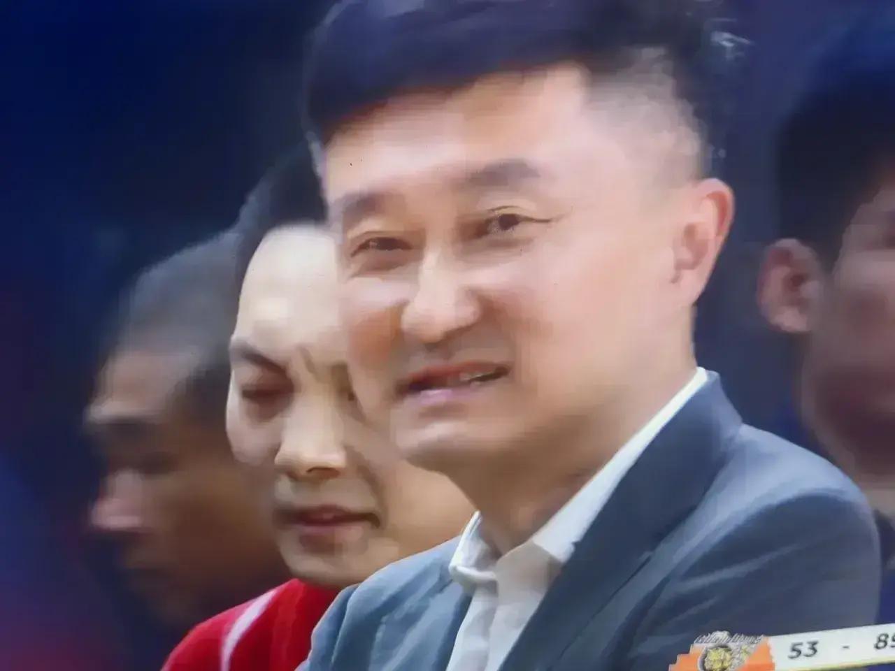 CBA最近4支冠军球队Pk---谁最厉害？
广东宏远Pk辽宁Pk广厦Pk上海队…