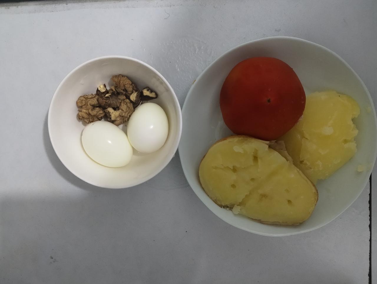 分享一下今天自己简简单单做的一顿早餐，您觉得如何？