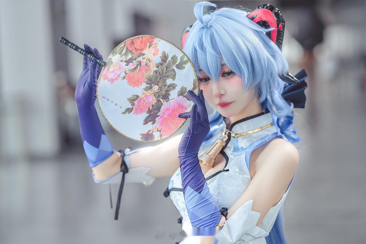 #原神[超话]##二次元游戏整活##二次元cos大赏# 旗袍甘雨好耶！是cicf