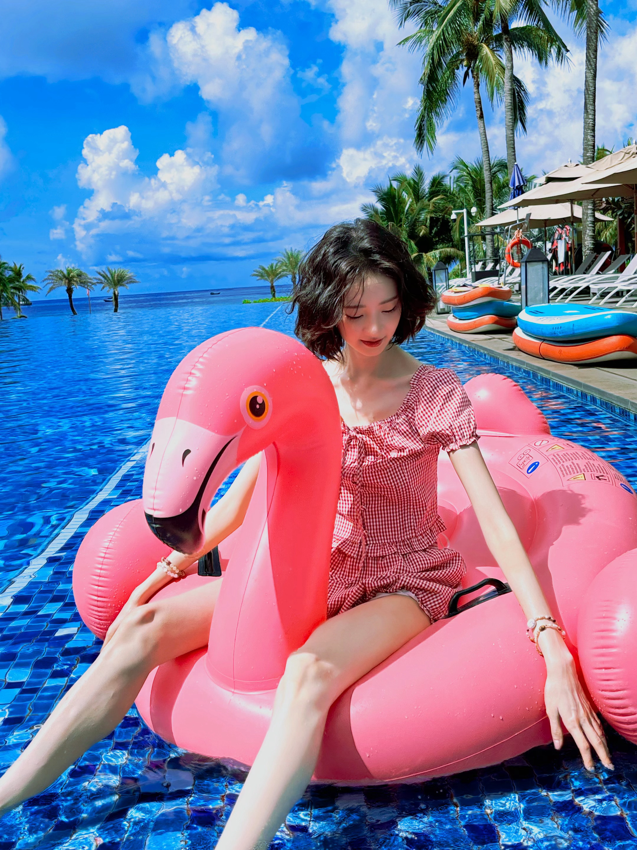 张艺凡夏日泳装👙 ​​​