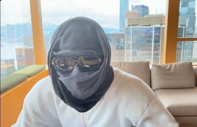 十年之内没人能懂这个李洙赫 李洙赫这场打劫式直播真的独一份，清奇画风完全没法复刻
