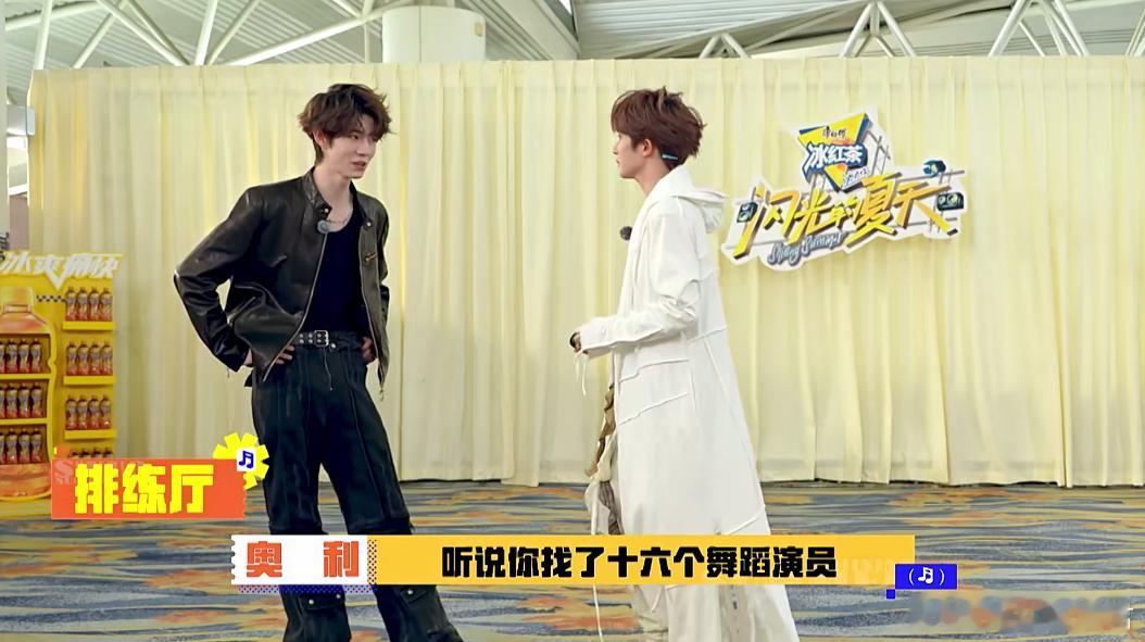 #刘宇自曝巡演售罄依旧亏本# 不愧是全能ACE  ，为完成一个舞台，自费16个d