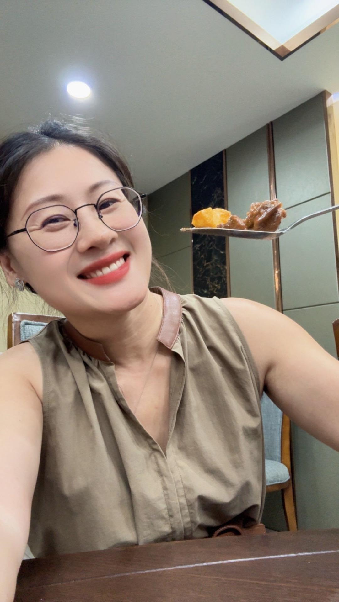 家里呆烦了，那就出来吧～出来玩呀～～～