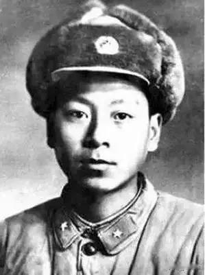 1962年11月18日的喀喇昆仑山下，我军边防部队一个连掉进了印军埋伏圈，被前后