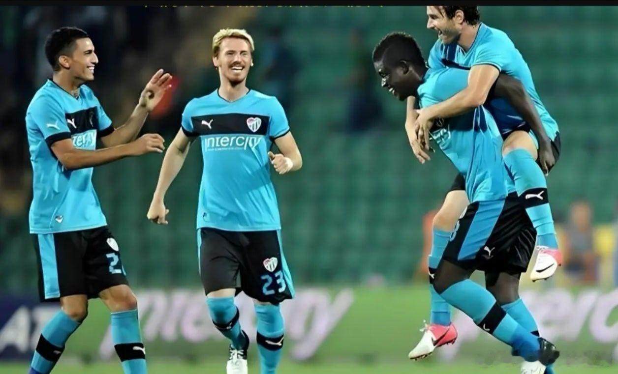 004 赫尔火花vs 国际图尔方向：双平🖊分：1-1   1-2分析：本场两队