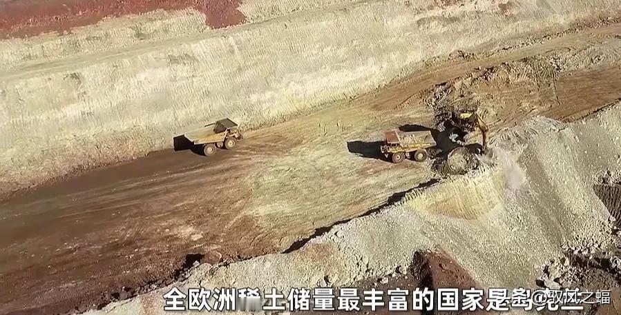 美国的狐狸尾巴终于露出来了，要求乌克兰偿还美国债务，说还不起的话，就用乌克兰的稀