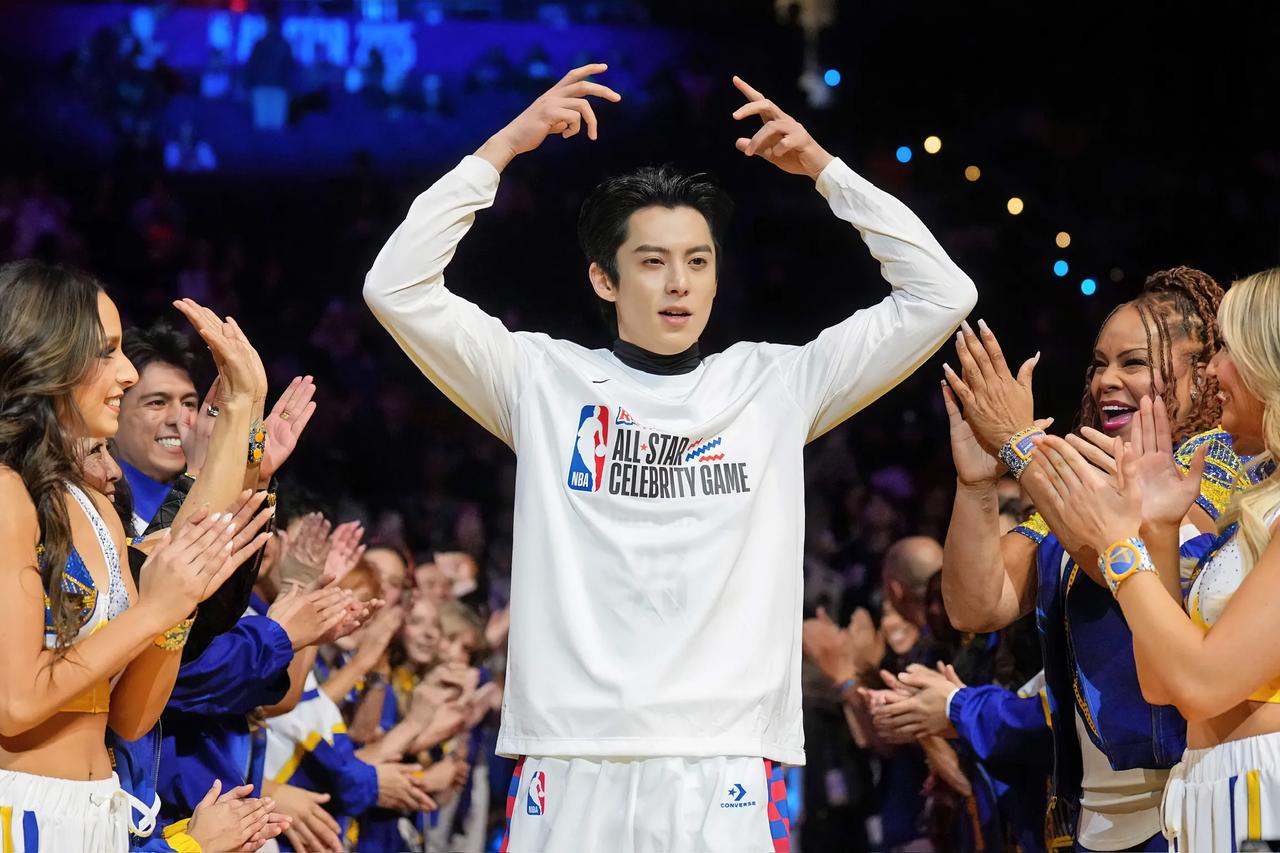 细说国内娱乐圈中打篮球能排上号的都有谁？至今也就只有一人参加过NBA名人赛。
