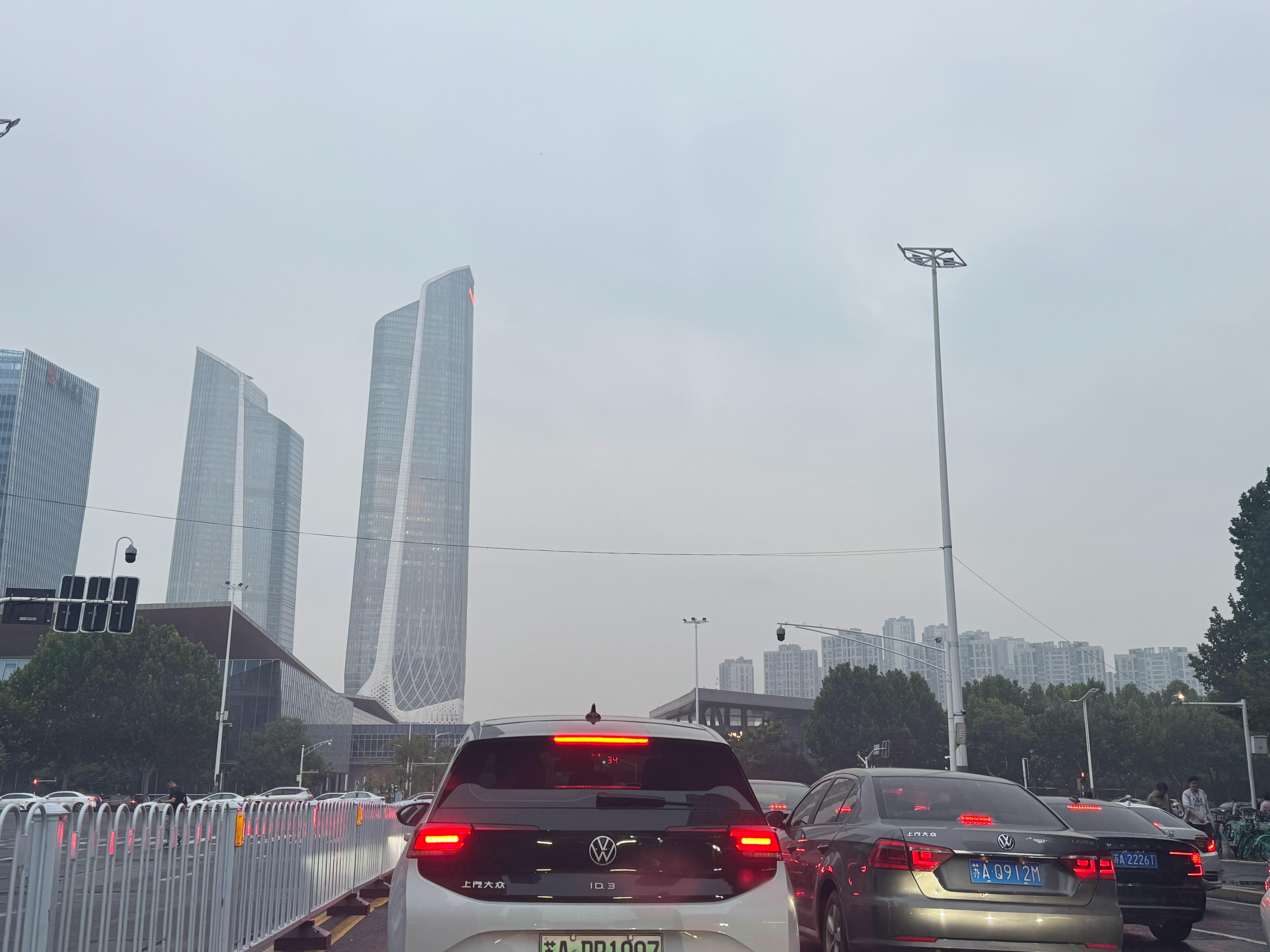 南京这湿度感觉100%了 ​​​